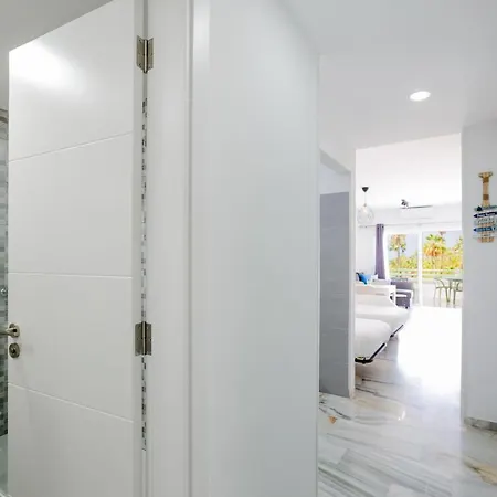 Blue Estudio - La Caleta * 阿德耶